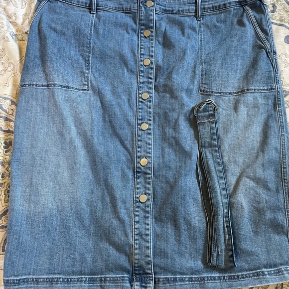 Chicos button front denim skirt size 4 20/22 XXL - Picture 2 of 5